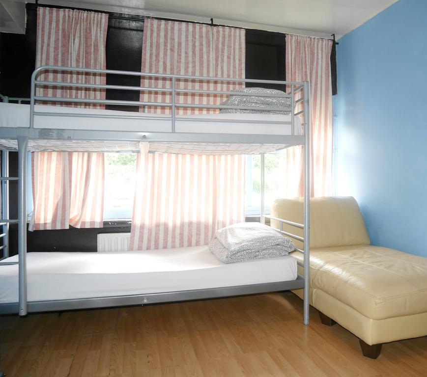 Standard Twin Room with Shared Bathroom