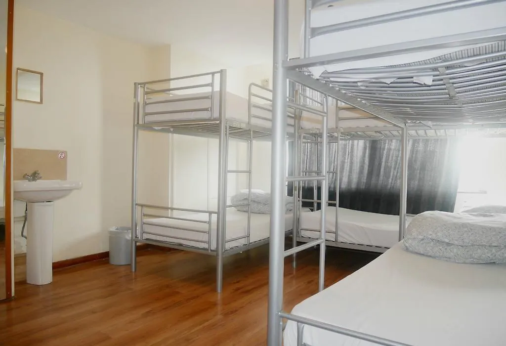 Kensal Green Backpackers 2-1